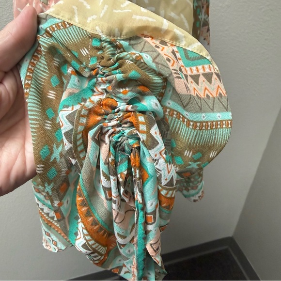 Umgee Boho Blouse L Tan Peach Green Tribal Print Sheer Sleeve Top Chic - Picture 5 of 10